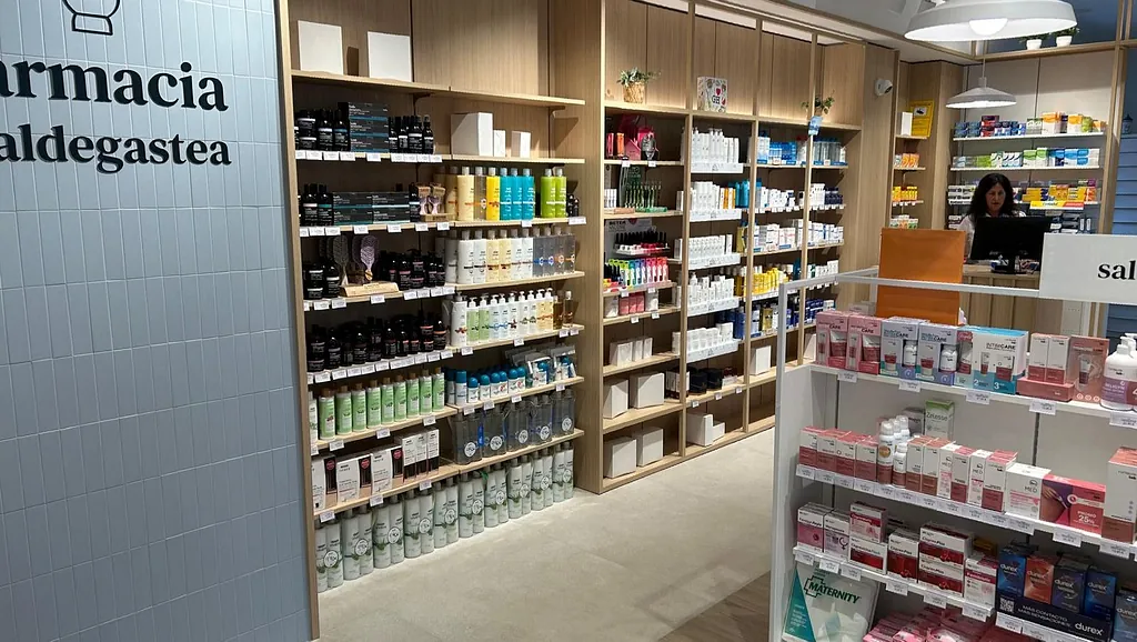 interior de una farmacia